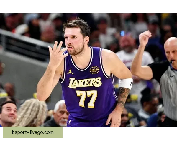 东契奇疯狂三月超强表现 高难度三分接连命中 比上次得分王更具统治力