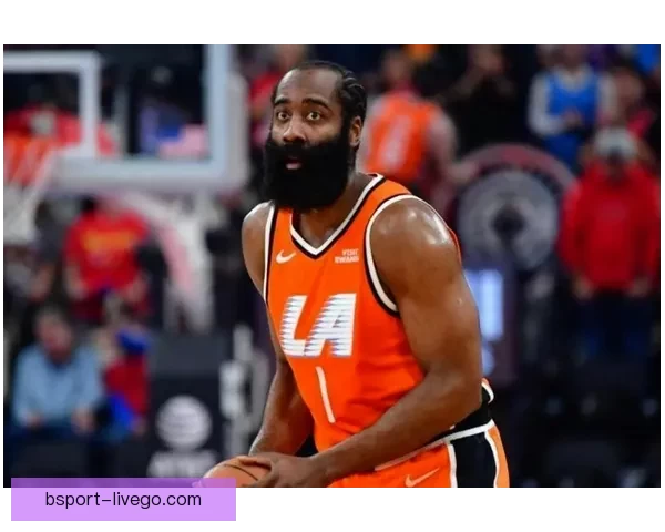 阿特金森称球队心智更成熟哈登临场判断决策能力表现令人赞叹与信赖