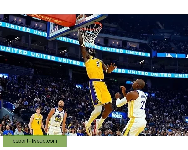 雷迪克称球队限制艾顿海斯三分詹姆斯表现依旧令人惊叹