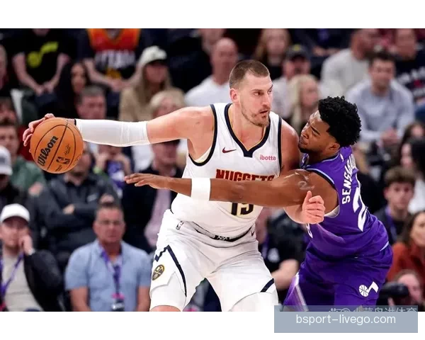 约基奇连续两季场均三双成就历史首位中锋引领NBA新篇章